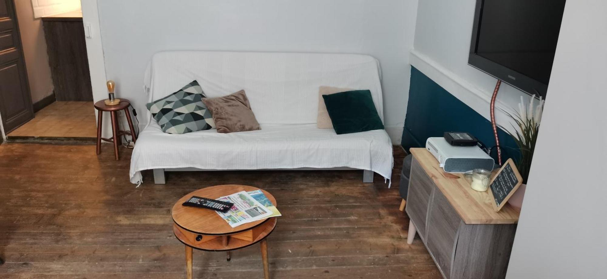 Charmant Studio Au Calme A 5 Min Du Centre Ville Saint-Claude Δωμάτιο φωτογραφία