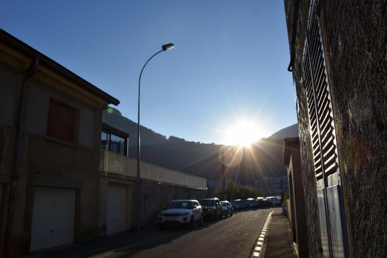 Charmant Studio Au Calme A 5 Min Du Centre Ville Saint-Claude Εξωτερικό φωτογραφία